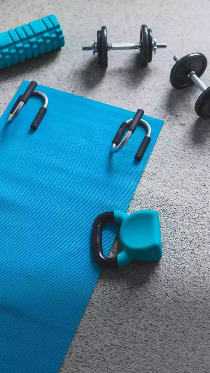 Pilates for Beginners: 6 Simple Exercises at Home