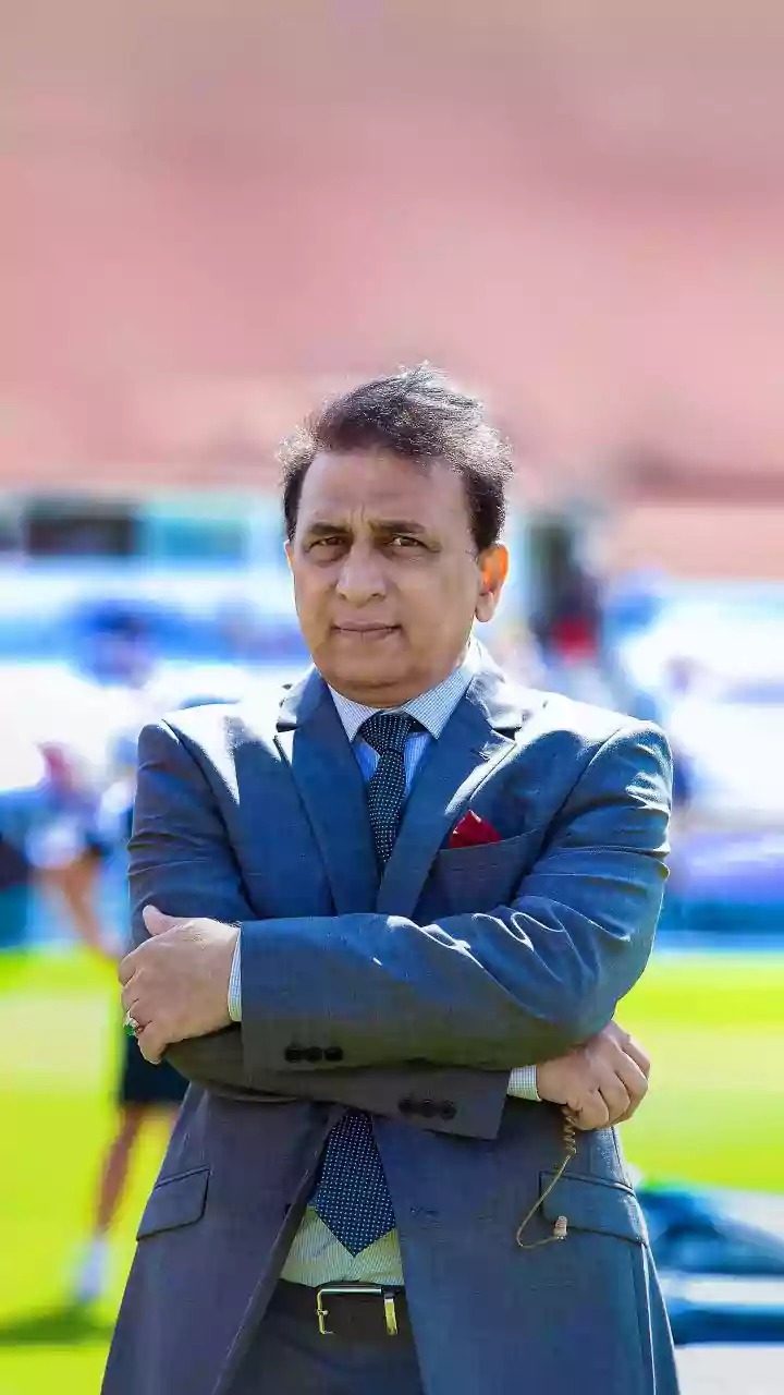 Sunil Gavaskar Pauses Speech Mid-Event To Answer Wife's Call; Internet Labels Him 'Pookie Husband'