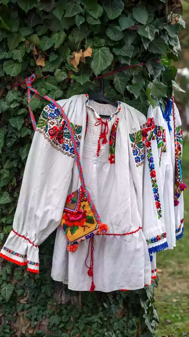 Why are pillows used in Hungarian weddings