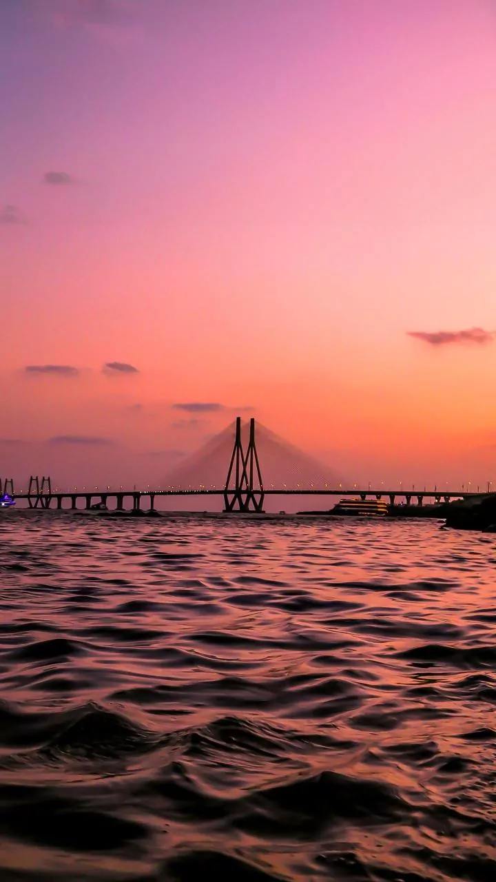 Mumbai Shivers Slightly As Temperature Go Below Normal; AQI Stands in 'Moderate' Category