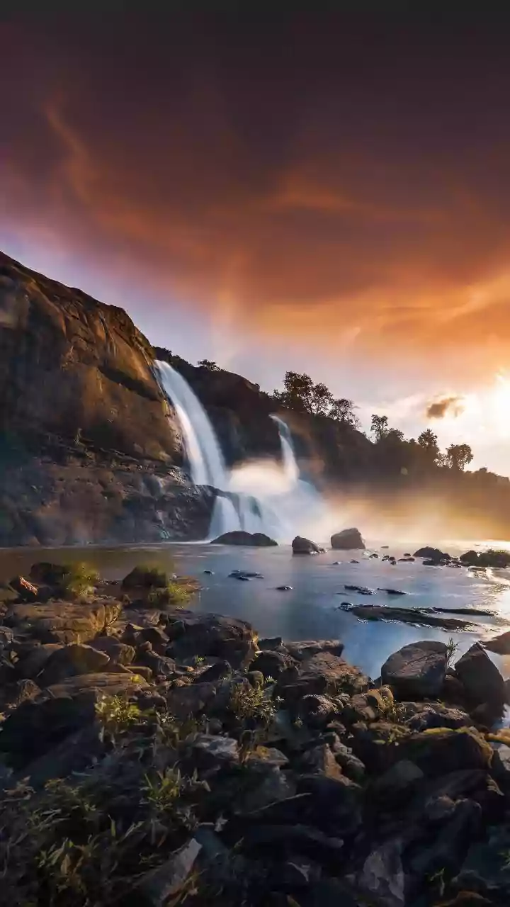 Monsoon Winds Create Nature's Coolest Optical Illusion