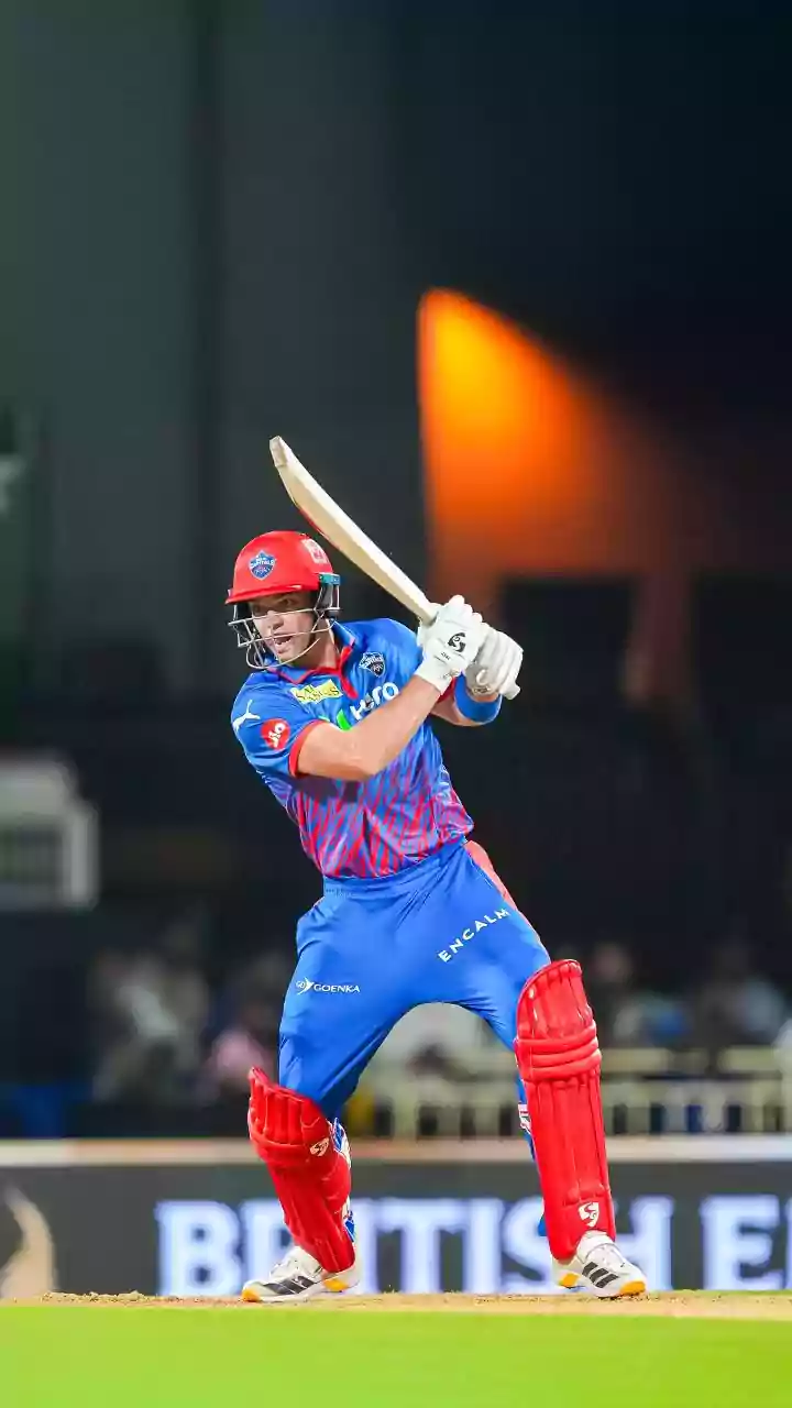 [WATCH] IPL 2026: Tristan Stubbs furious after glove denial, DC players argue with umpires