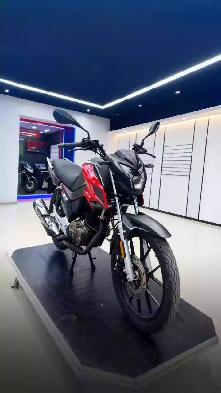 Avelloz promete quatro motos para 2027; de scooter a trail