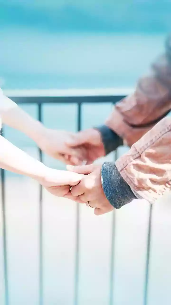 February 19, 2026 Love Horoscope: Navigating Relationships with Openness & Empathy