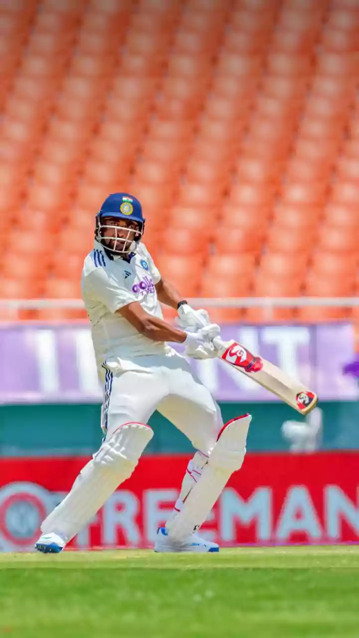 Mohammed Siraj Hits 4 Huge Sixes To Take India To Win Vs Sri Lanka | WATCH