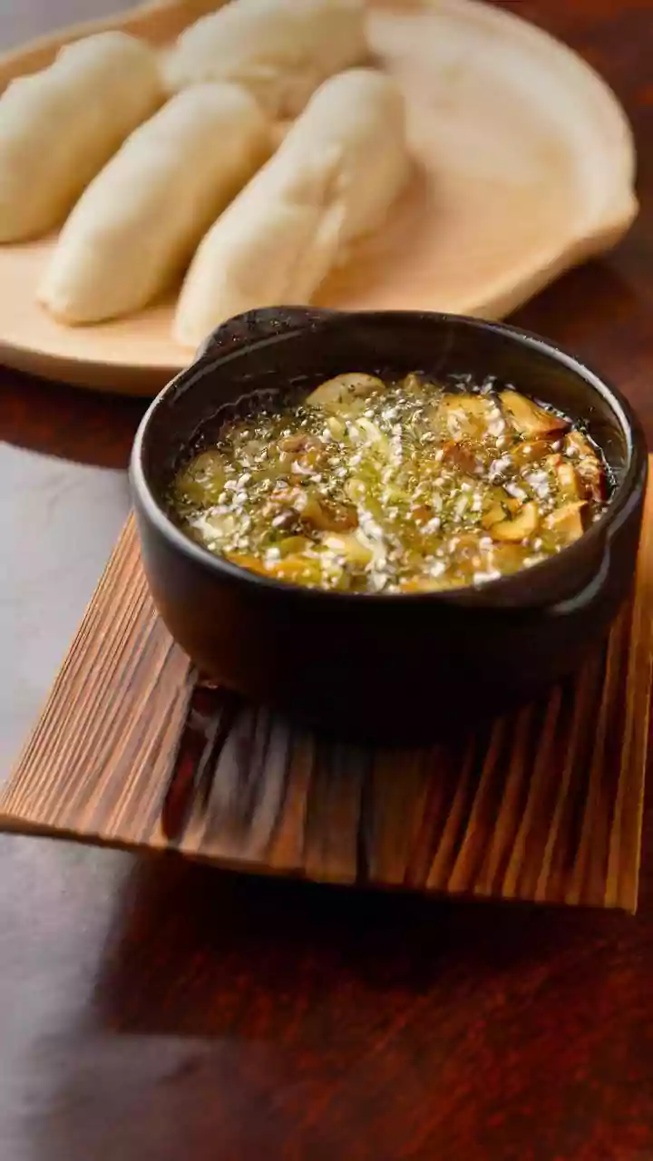 Pav Bhaji Fondue: A Cheesy, Delicious Delight