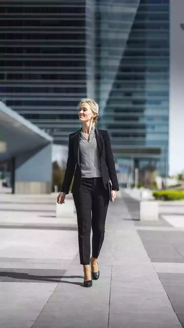 Short Walks Between Tasks Could Be A Simple Productivity Habit, Study Suggests