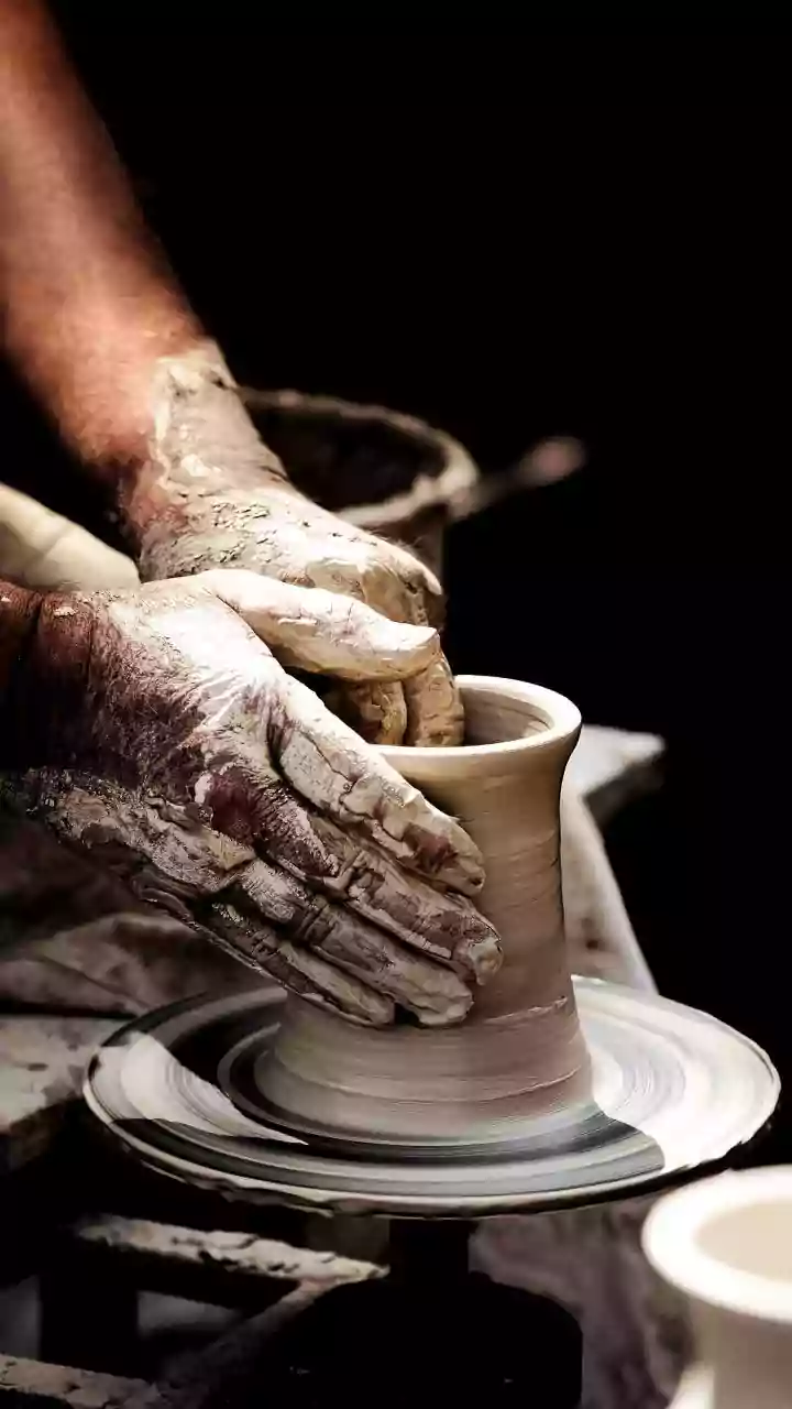 Why Cooking Masterclasses And Pottery Sessions Are Replacing Standard Retail Gift Cards