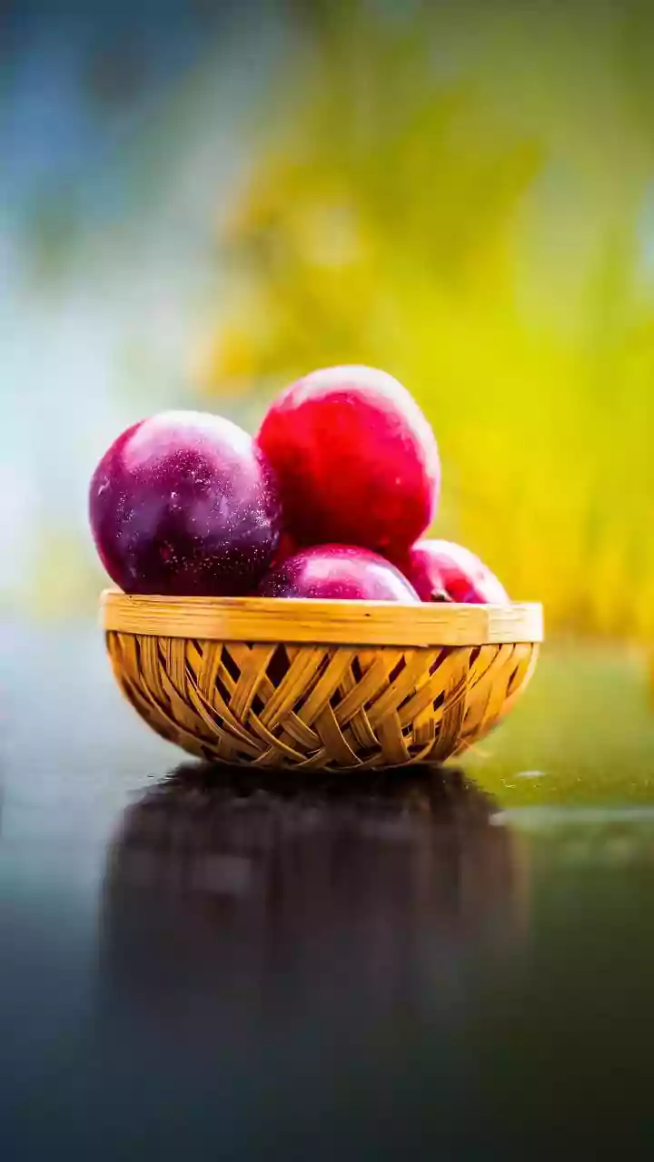Fresh Plums Are The Ultimate Monsoon Skin Care Secret Food