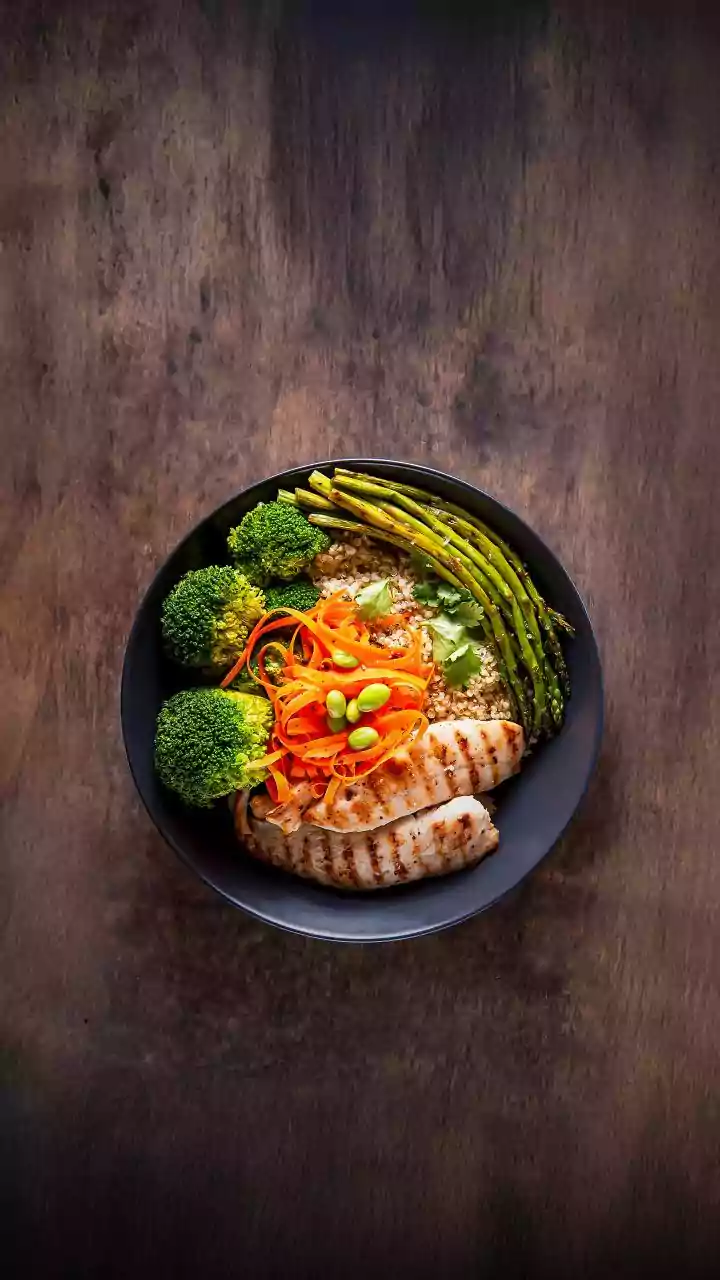 Quer manter a massa muscular? Harvard aponta 5 nutrientes indispensáveis