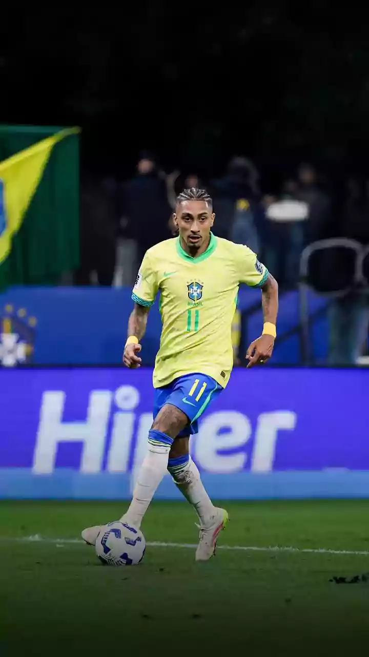 Raphinha admite cobrança da torcida e vê evolução desde a Copa de 2022