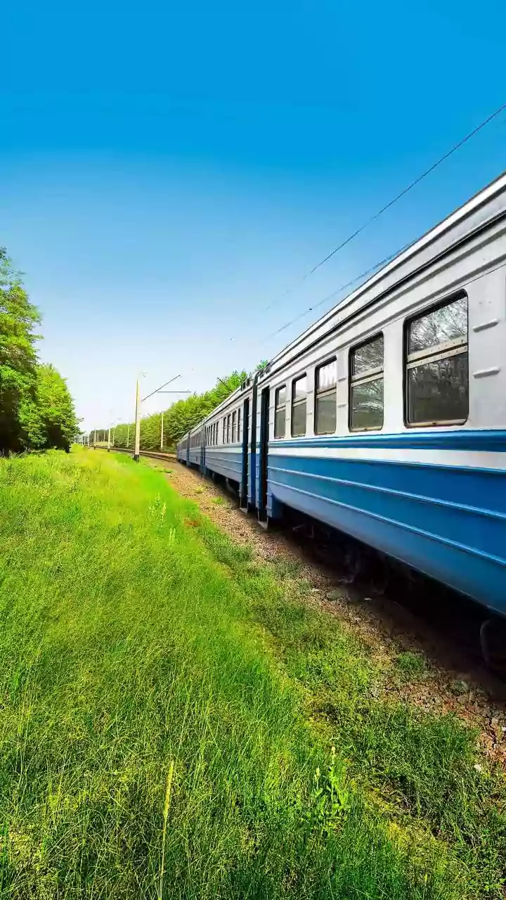 How Hydrogen Fuel Cell Trains Will Cut Carbon Footprints Across Scenic Indian Heritage Routes