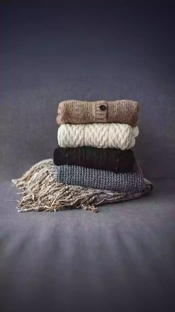 Natural Textures Make Outfits Look More Thoughtful