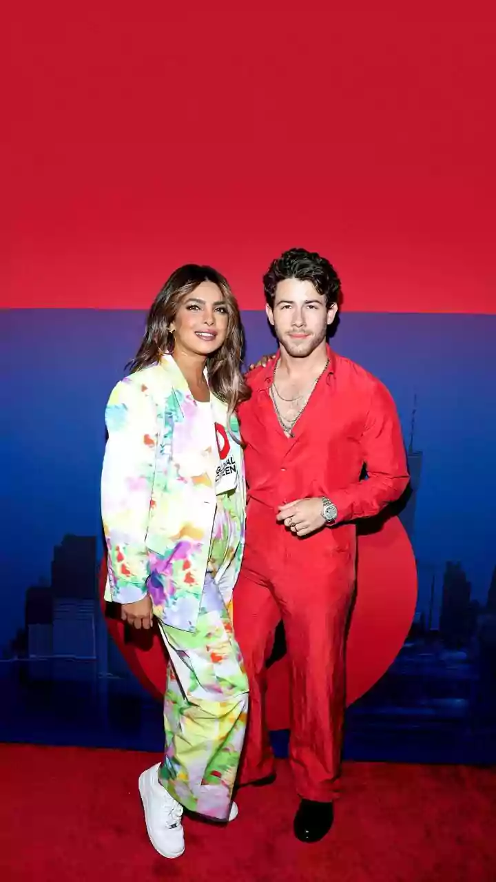 Nick Jonas Grooves To Priyanka Chopra’s Mujhse Shaadi Karogi, Fans React As Video Goes Viral
