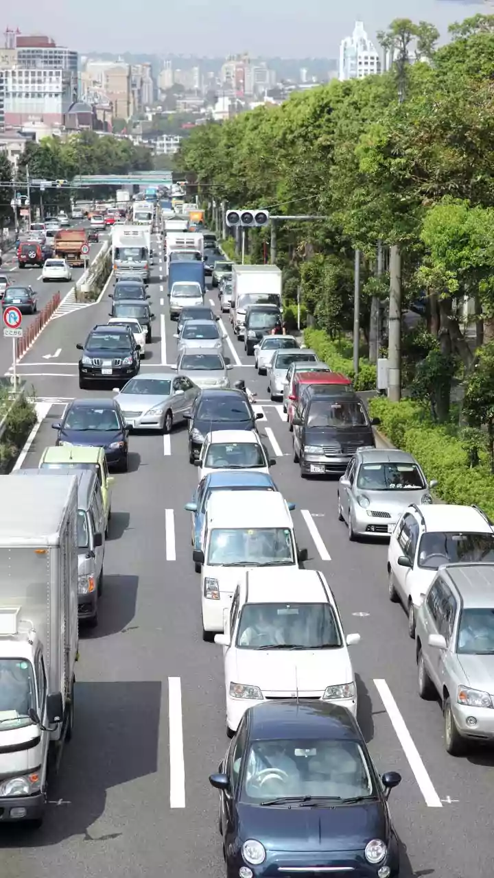 Delhi-Noida traffic slows down as stricter vehicle rules arrive