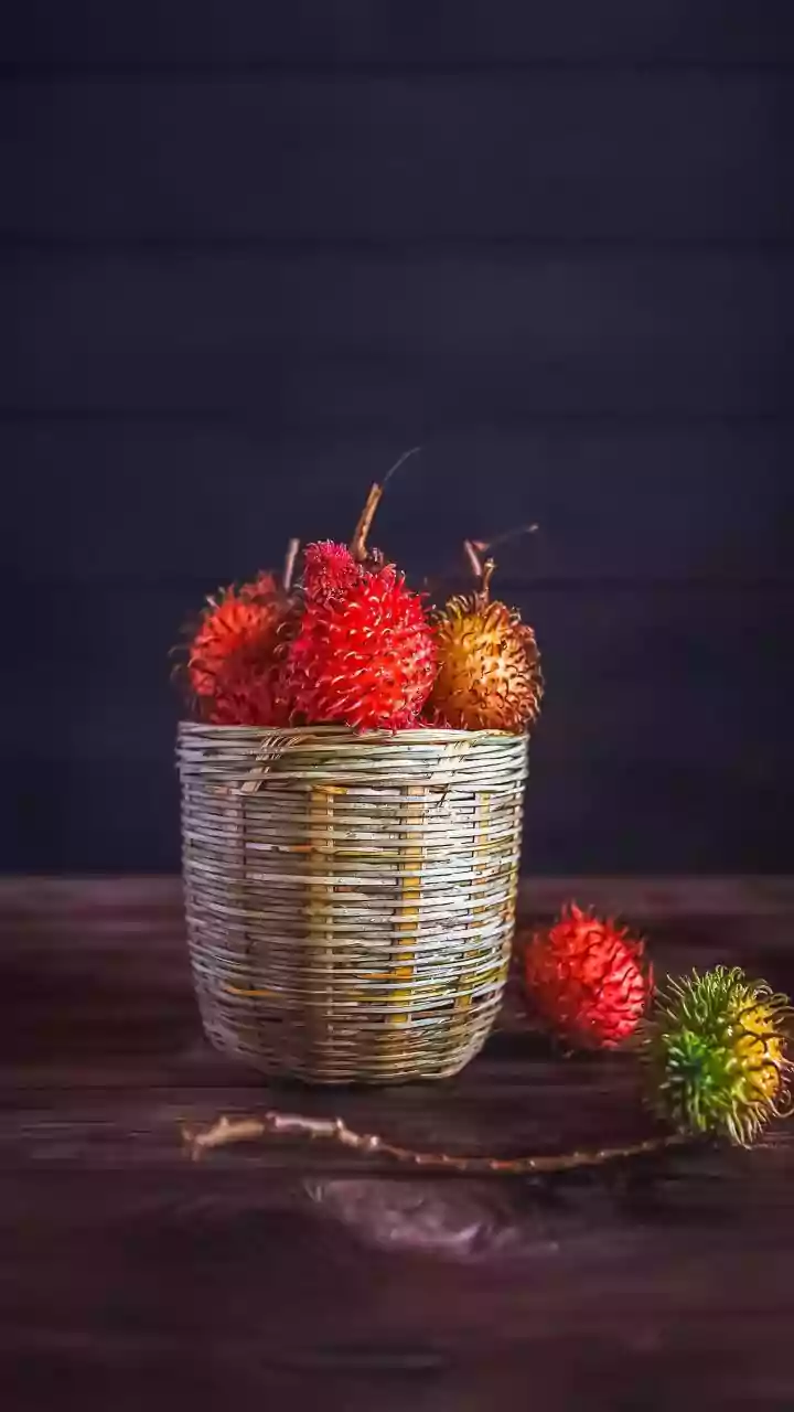 Heavy Lychees Often Hold More Juicy Flesh Than Light, Dry Fruit