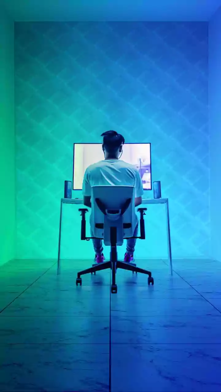 How Chair And Monitor Height Adjustments Prevent Chronic Lower Back Pain