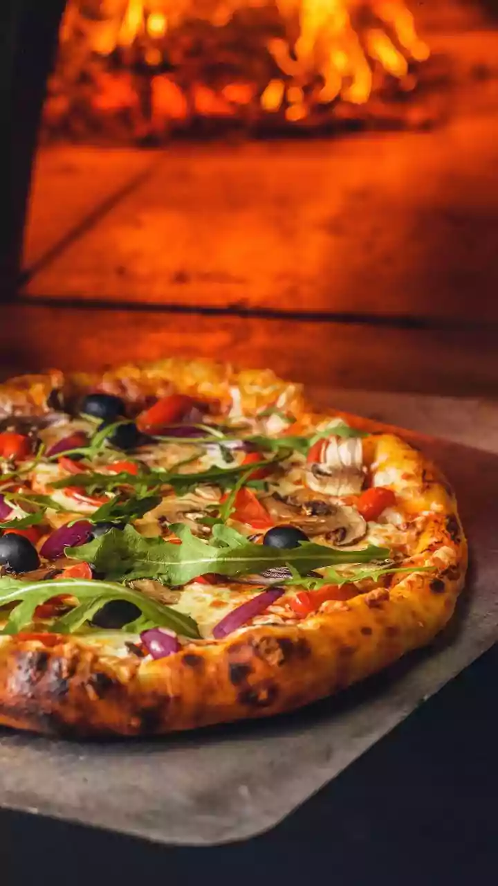 Grappling with LPG shortage, Kolkata eateries cut down on delicacies, shift to wood-fired ovens