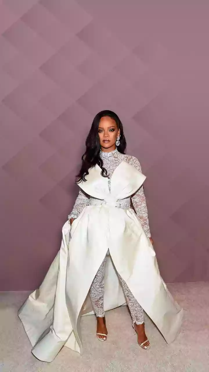 Rihanna's 4 Hottest Trends: A Style Retrospective