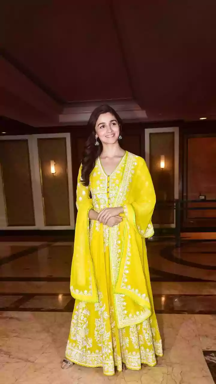 Alia Bhatt’s vintage black bandage gown and Ananya Panday’s gold metallic dress set tone at Filmfare OTT Awards 2025