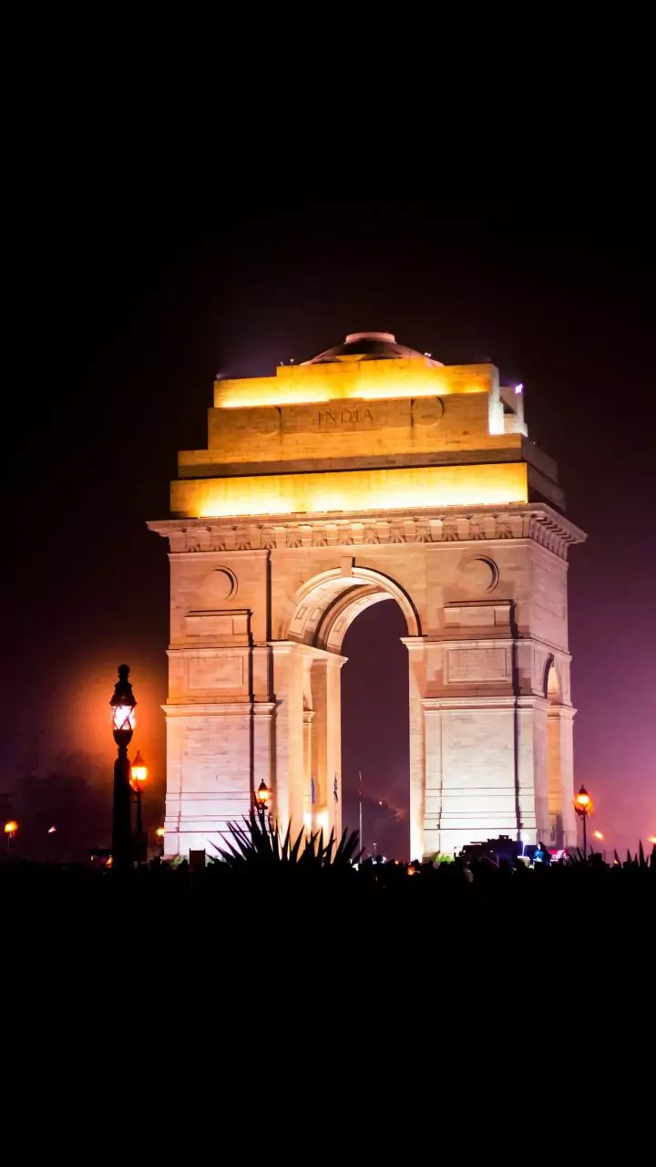 Delhi-NCR hits emergency pollution levels: GRAP-4 now in force