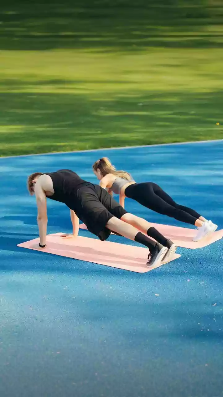 Tug-of-War Turns Simple Equipment Into an Energetic Group Workout