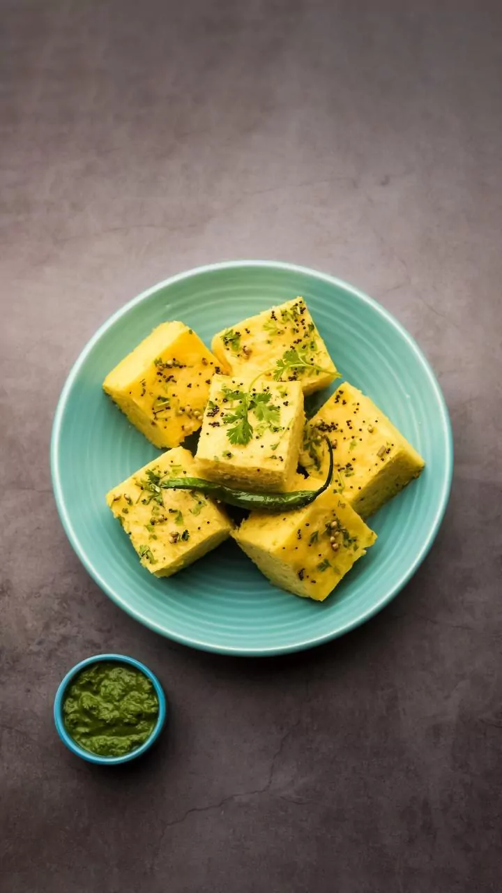 Five Traditional Indian Snacks Worth Making On A Rainy Evening With Less Oil