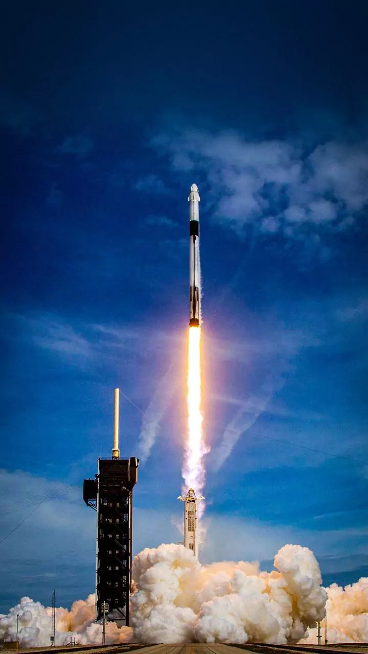 SpaceX launches 137th Falcon 9 mission, sets new record