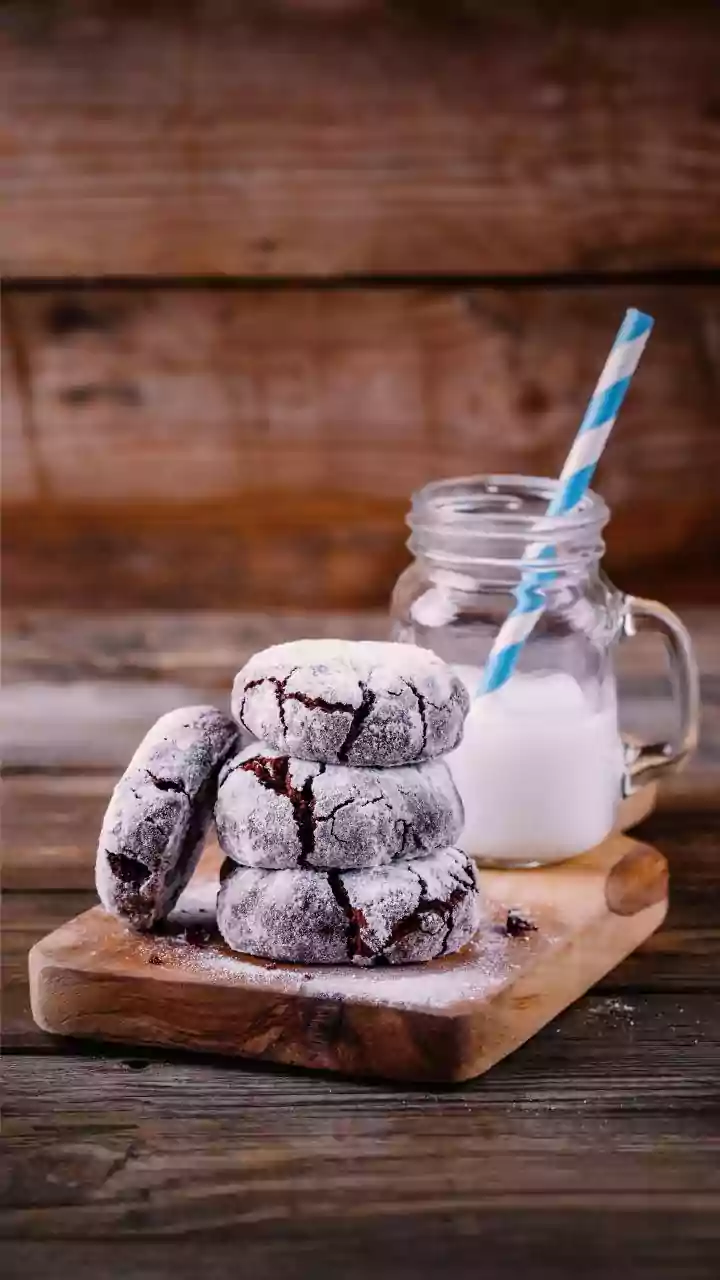 Peppermint Crinkle Cookies, a Book, & Mendoza: A Tasty Trio!