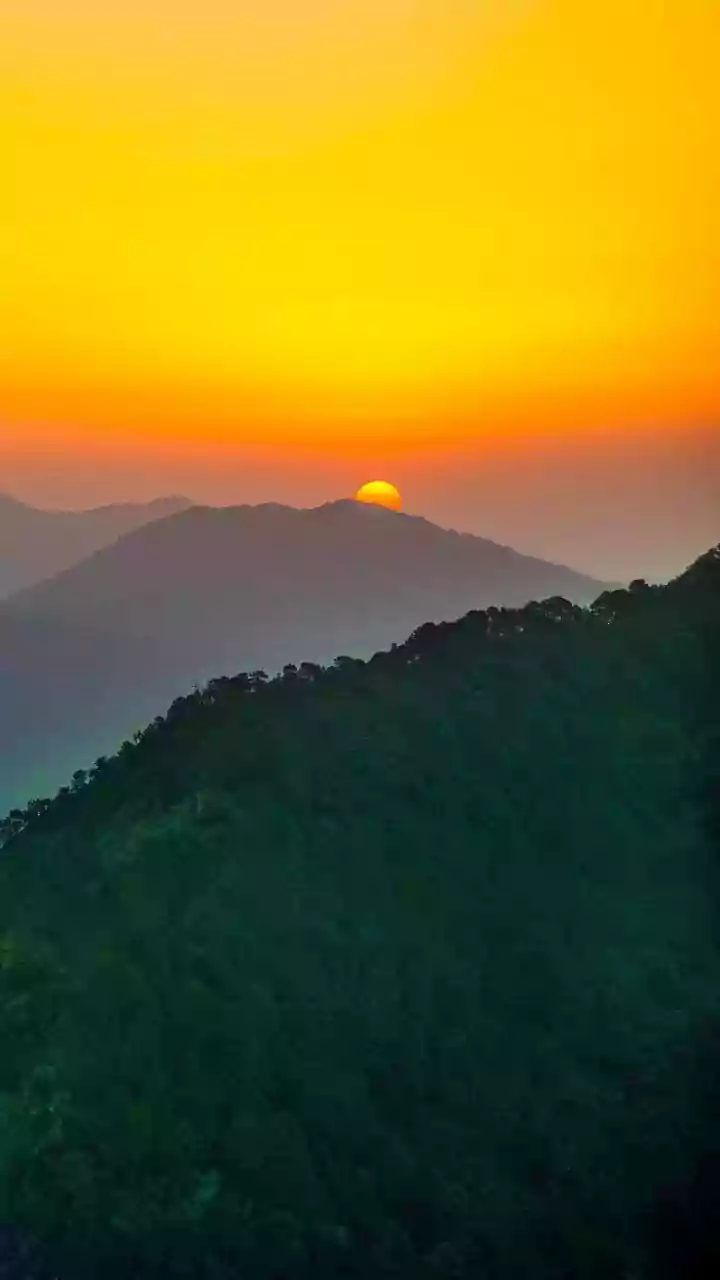 A Pre-Dawn Adventure Awaits Travellers Chasing Dong Valley’s Sunrise