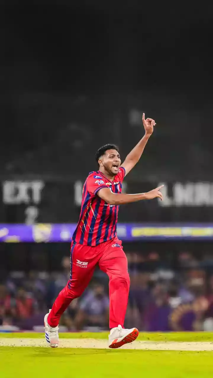 Which uncapped bowler owns best bowling figures in IPL history?