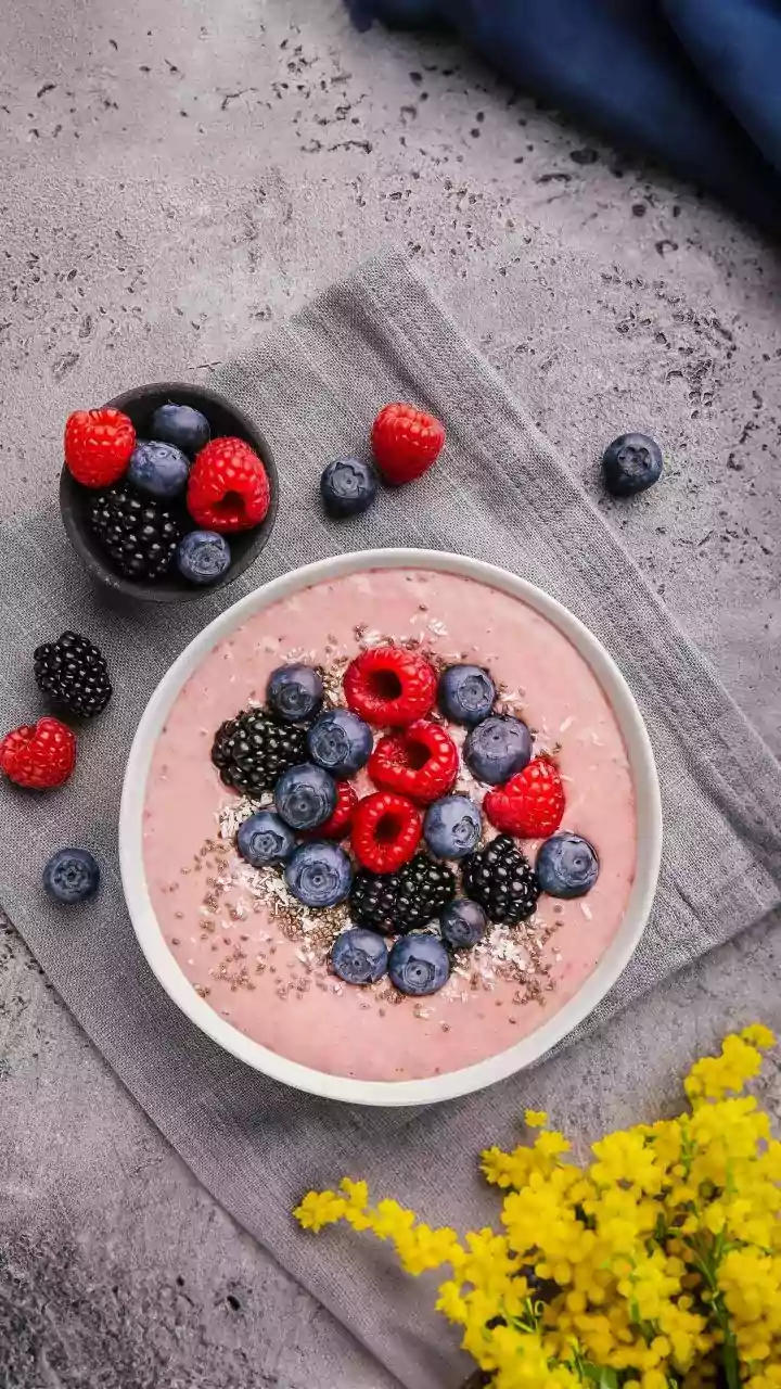 How Fitness Lovers Create High Protein Breakfast Smoothie Bowls Using Roasted Gram Flour