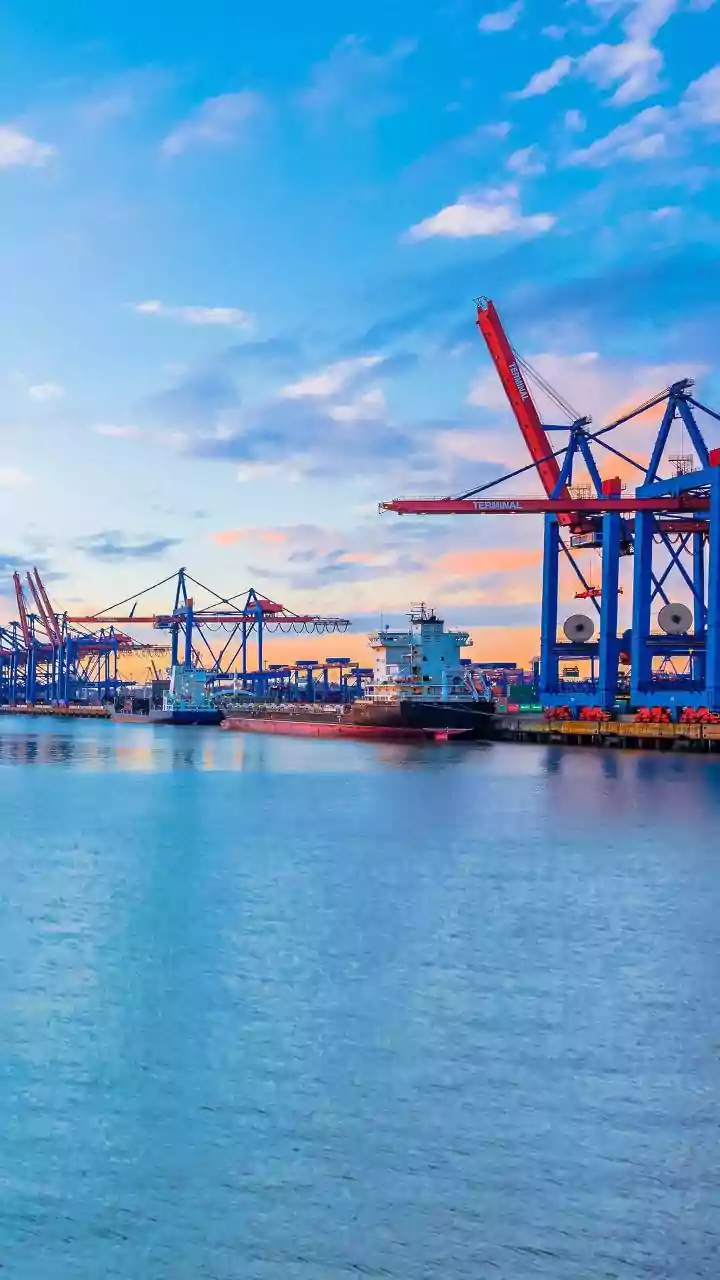 Longer Detours Could Protect Cargo Flow but Raise Time and Fuel Costs