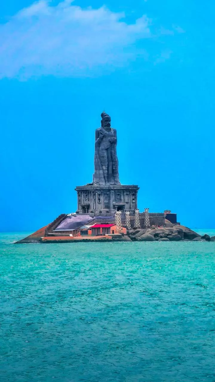 TN CM announces Literature Award for non-Hindi languages