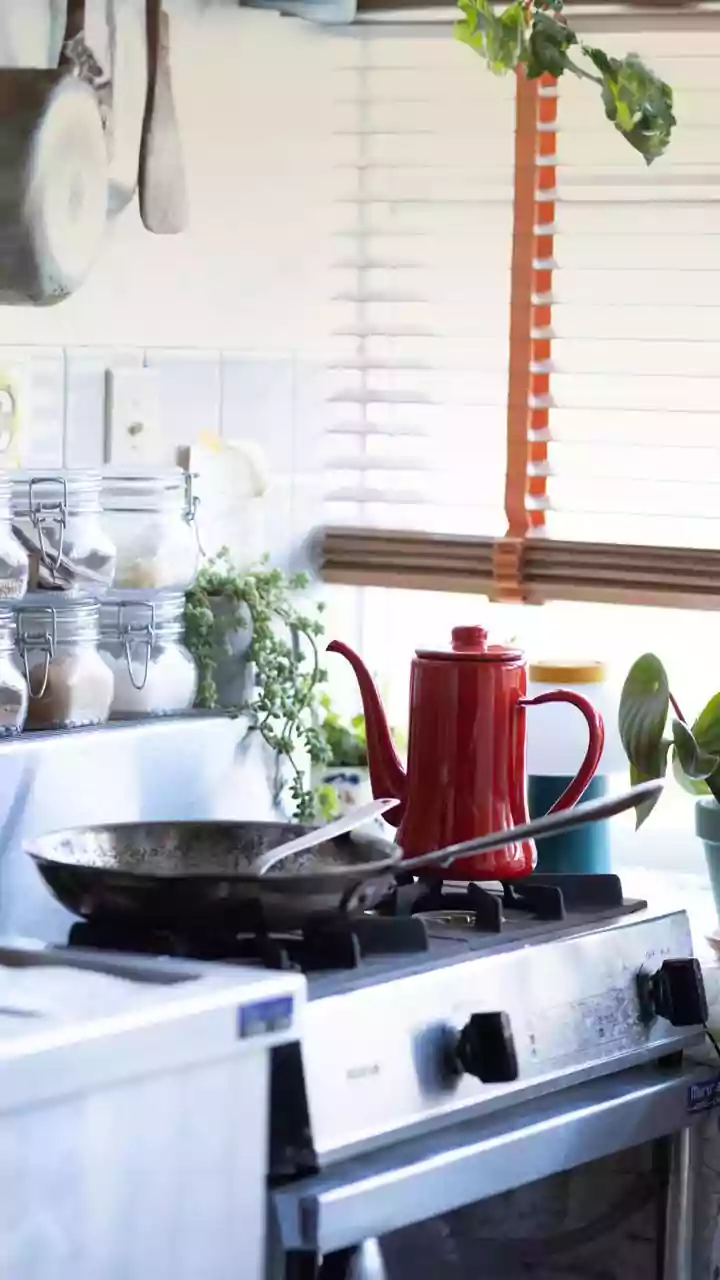How To Reduce Exposure To Cooking Fumes In Poorly Ventilated Kitchens