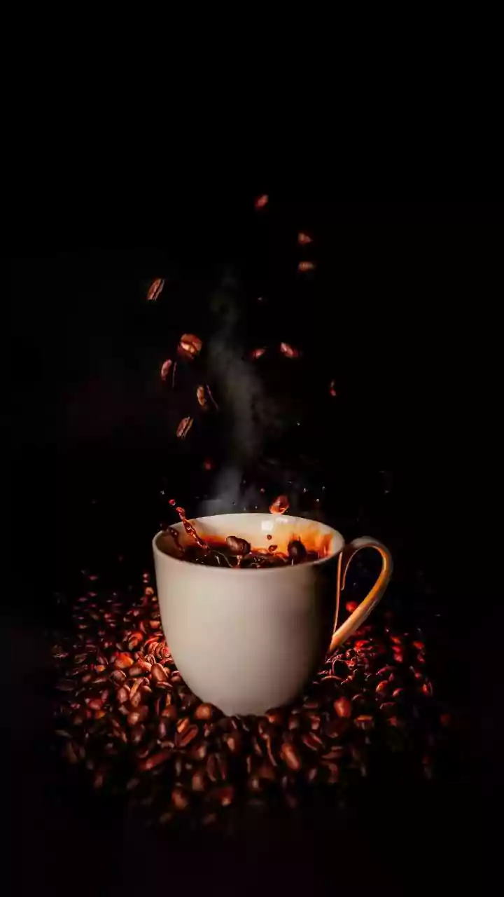 A 62-Person Study Explores How Caffeinated And Decaf Coffee Affect The Brain
