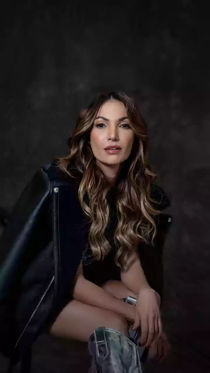 Patrícia Poeta dança na Globo, e web não perdoa: 'Quer vaga na Dança dos Famosos'