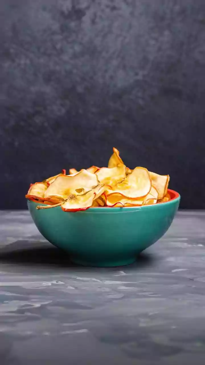 Zero Waste Kitchen Challenge Turns Leftover Vegetable Peels Into Crispy Snacks
