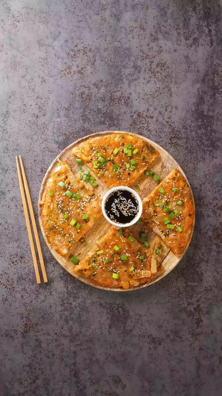 Global Flatbreads: Unearthing the Universal Appeal of Pizza-Like Dishes