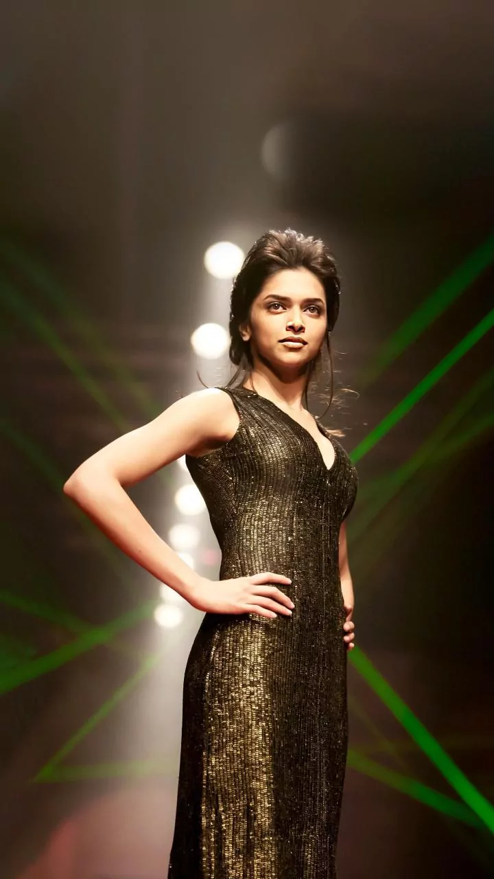 These 7 Looks In Deepika Padukone Fashion Playbook Screams Bold & Experimental