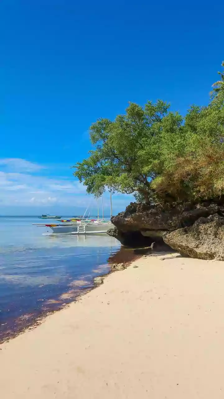 Finding Quieter Alternatives On Busy Islands In The Philippines' Overrated Tourist Spots: How To Plan Around It
