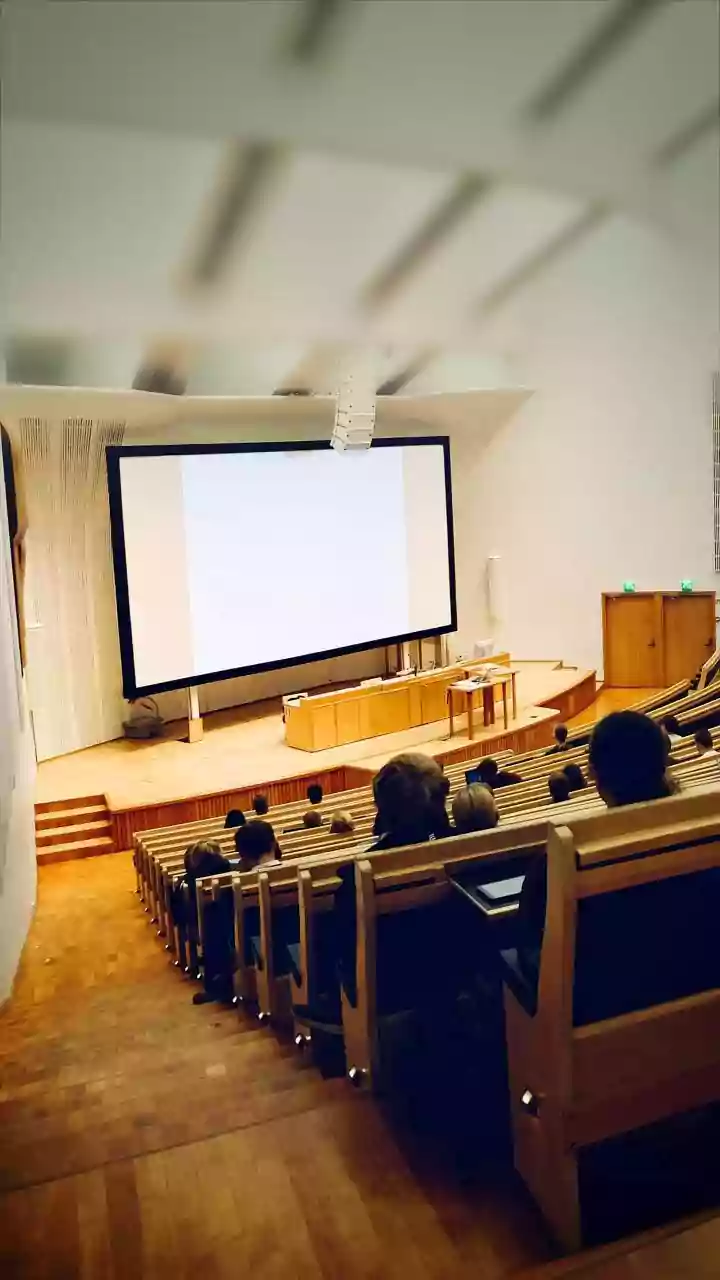 Mastering Live Talk Etiquette: Your Guide to an Enriched Audience Experience