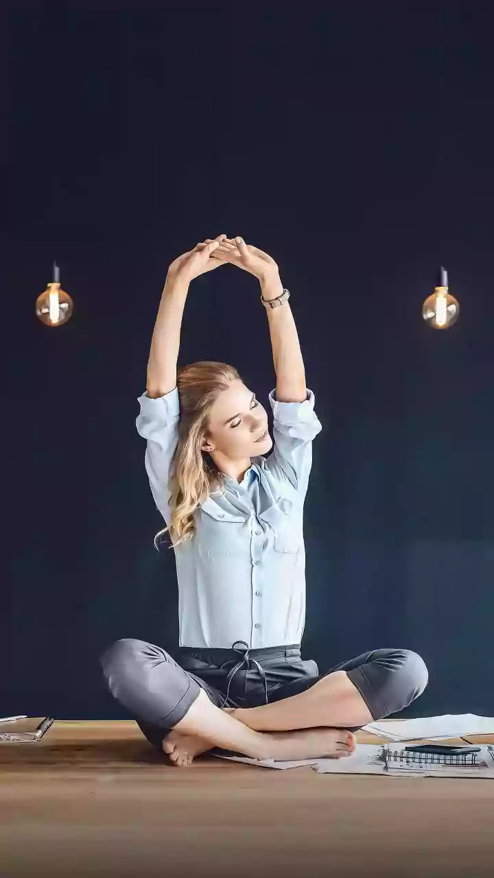 Kill Corporate Desk Slumps With This 2-Minute Stretching Hack