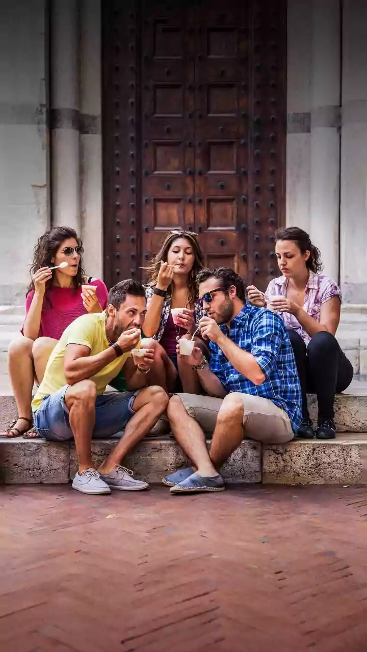 How To Maintain Strong Monthly Savings Without Cancelling Social Plans With City Friends