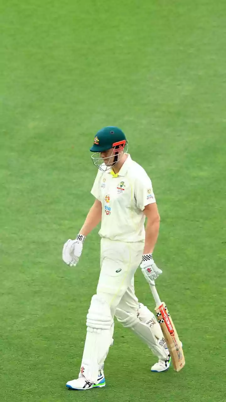 Ashes: Australia bowled out for 152 in Boxing Day Test