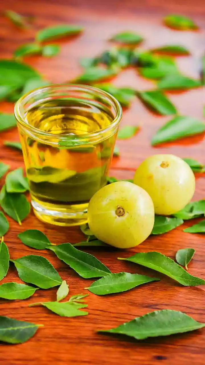 Sip Your Way To Healthy Hair With These Amla, Curry Leaf Shots To Reduce Hairfall