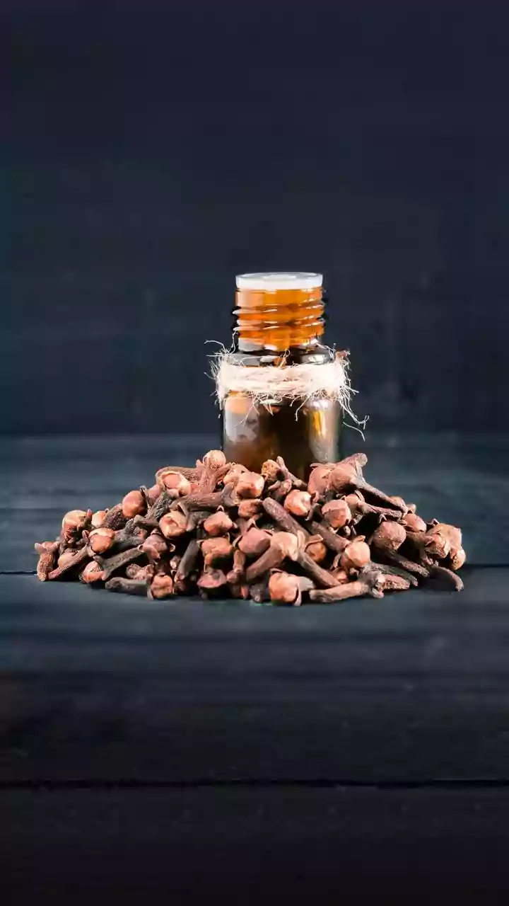 5 Viral Home Remedies to Banish Termites (Deemak) Naturally!