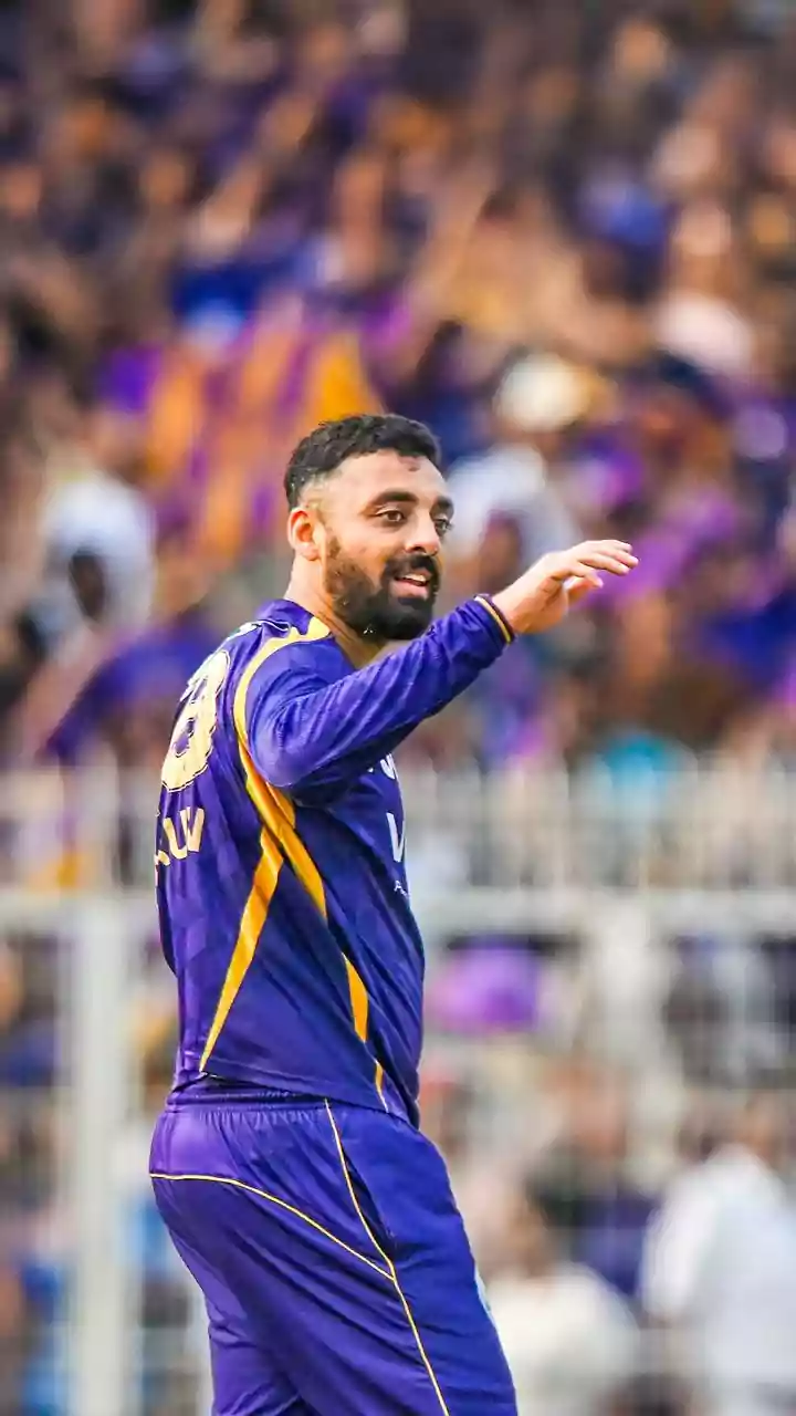IPL 2026: Varun Chakravarthy rattles SRH with three-wicket haul