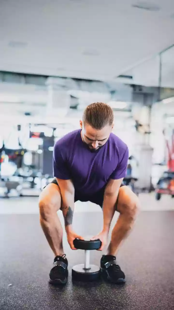How Keeping Loose Hair Away From Your Face Fits Into Five-Minute Gym Hairstyles