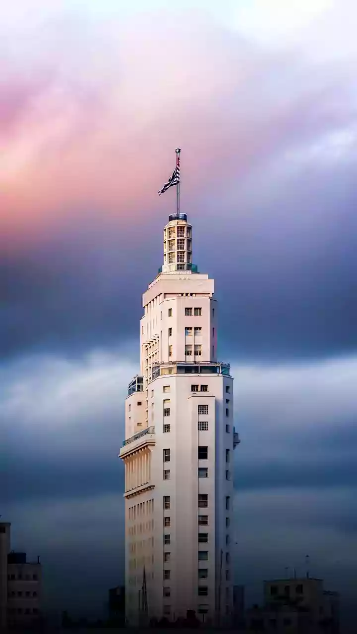 Farol Santander expõe mapas que contam histórias do Brasil